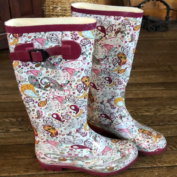 Steve Madden Shoes - Steve Madden Rain Boots. Size 8. Good Condition